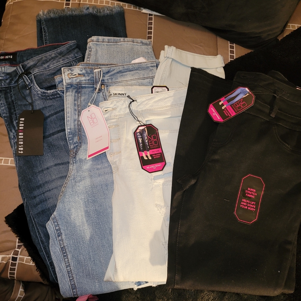 NEW JEANS - black & blue jean